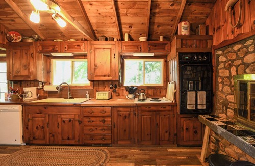 Thompson's Point Cottage | Classic Maine Lake Cottage on Sebago – Pet-Friendly & Beach Access