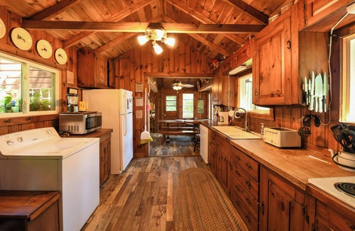 Thompson's Point Cottage | Classic Maine Lake Cottage on Sebago – Pet-Friendly & Beach Access
