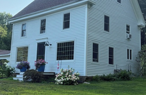 Isle of Springs House | Classic Maine Waterfront Home on the Back River – Trevett