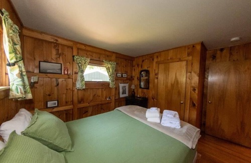 Phippsburg Cottage | Classic Popham Cottage, Rustic with Amenities. Large Yard, Steps to Beach, Near Popham State Park...