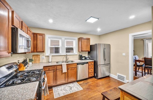 South Euclid House | Classic Tudor Getaway |Fireplace|Parking|Workspace