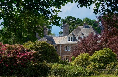 Forres House | Classically beautiful large family friendly retreat, situated on the Moray Firth