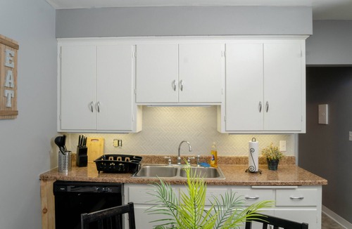 Erie Apartment | Clean, Cute Cozy Apartment/Home Suite Home
