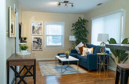 Erie Apartment | Clean, Cute Cozy Apartment/Home Suite Home