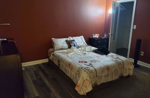 Indianapolis House | Clean Home away from Home. Relax in this 2 bedroom home in a quiet subdivision.