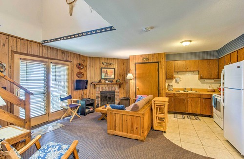 Annandale House | Clearwater Lake Getaway w/Shared Pool & Boat Dock