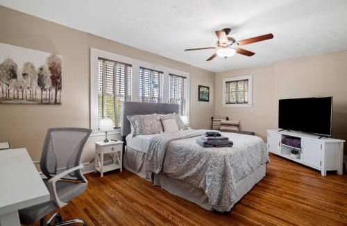 Cleveland House | Cleveland 3 Bedroom, 10 Mins to Downtown