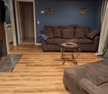 Cleveland Apartment | Cleveland Height Cabin House