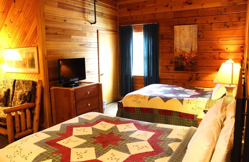 Primrose House | Cliffview Lodge - 16 BR Lodge at Cliffview Resort