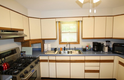 Athens House | Close to Court St. and Ohio University, 2 Bedroom, 1.5 Bath, House, Great Porch