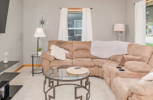 Appleton House | Close to Downtown / Oshkosh / Lambeau Field