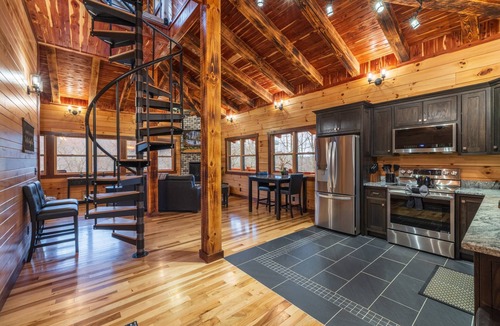 Logan Cabin | Cloud 9 Treehouse - Hot Tub, Private,Hocking Hills