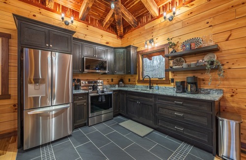 Logan Cabin | Cloud 9 Treehouse - Hot Tub, Private,Hocking Hills