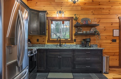 Logan Cabin | Cloud 9 Treehouse - Hot Tub, Private,Hocking Hills