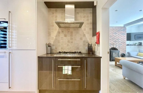 Glasgow House | Clyde Villa Apartment