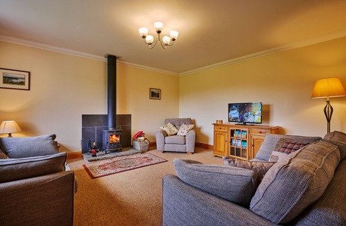 Blairgowrie House | Country farm house and games barn