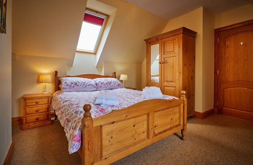 Blairgowrie House | Country farm house and games barn