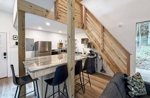 Gilboa Cabin | Coal Ridge Cabin - WV Retreat with Family History
