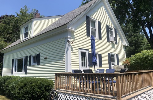 Kennebunkport House | Coastal Cape - Walk to Dock Square - Sleeps 8 - Beach Pass Included