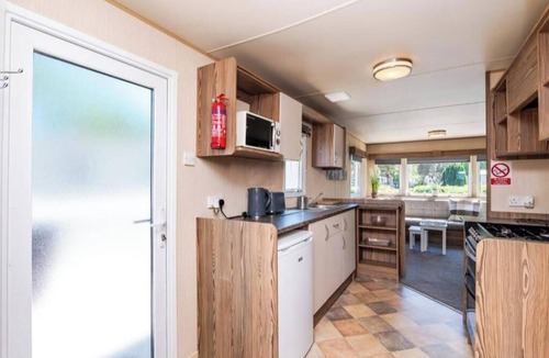 Port Seton House | Coastal Caravan Family Escape Near Edinburgh at Seton Sands