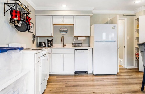 Ocean Park Apartment | Coastal Charm Beachside Retreat