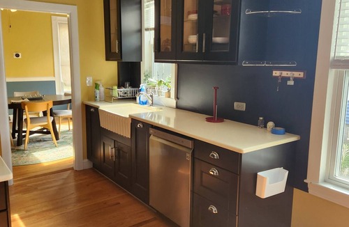 Swampscott Condo | Coastal Charm – Walk to Beach or Train!