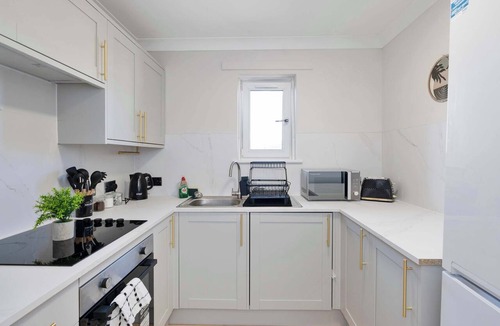 Prestonpans Apartment | Coastal Comfort-3 Bed-Dedicated Free Parking -WiFi