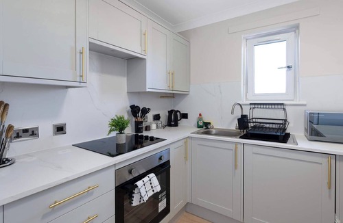 Prestonpans Apartment | Coastal Comfort-3 Bed-Dedicated Free Parking -WiFi