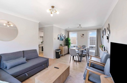 Prestonpans Apartment | Coastal Comfort-3 Bed-Dedicated Free Parking -WiFi