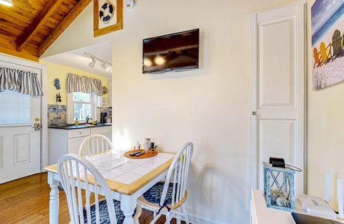 Kennebunk Cottage | Coastal Cottage at Shorelands Guest Resort | Pool | Near Beaches | Kennebunk, ME
