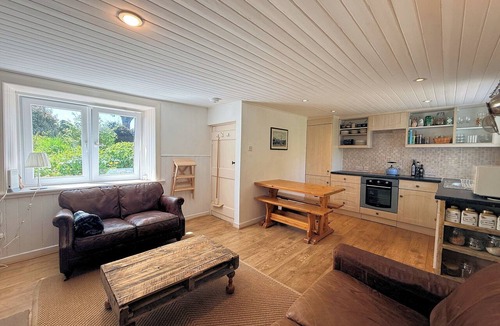 Kirkcudbright House | Coastal Cottage Retreat Steps from the Beach - Pass the Keys