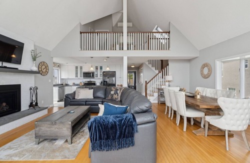 Wells House | Coastal Dream Vacation Home at Moody Beach - Sleeps 8