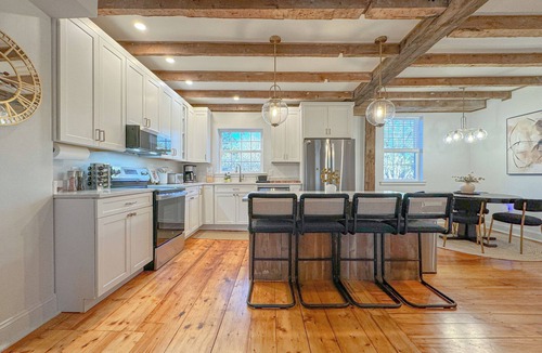 Scarborough House | Coastal Gathering House - Spacious 4-bedroom house close to Portland