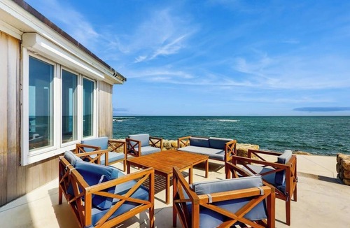 Wells House | Coastal gem on the water with beach access, gorgeous views & spacious layout