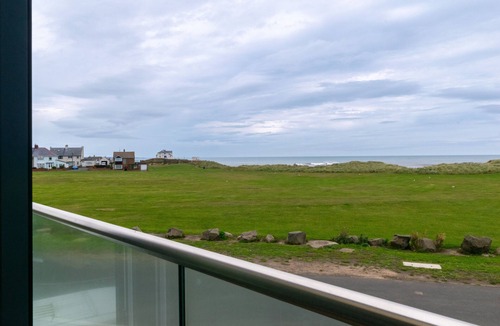 Amble House | Coastal Retreat - Four Bedroom House, Sleeps 8