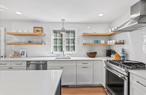 West Chatham House | Coastal Retreat Minutes from Hardings Beach!