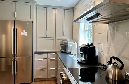 Mid-Coast and Islands House | Coastal Retreat Near Beach w/Ocean Views, dog friendly !