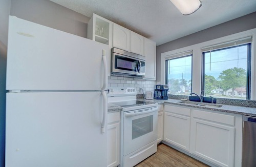 Nelson Apartment | Coastal Vibes - Apt E