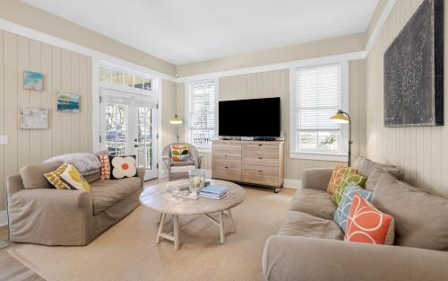 Watercolor House | Cobalt Close & Cozy by Oversee 30A