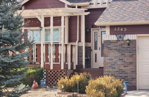 Cimarron Hills House | Colorado Cottage W/Mountain View