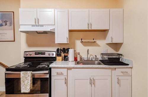 Columbus House | Colorful Townhouse Near Downtown Columbus - Designed for Travel & Work