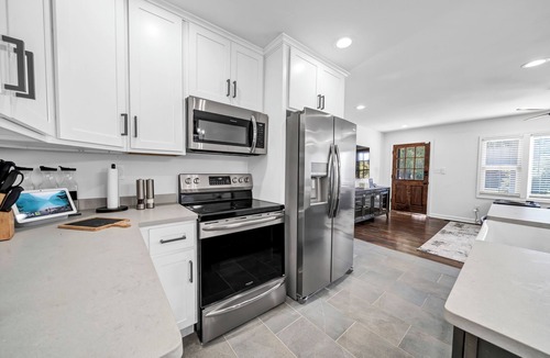 Northside District House | Come stay at A Beauty off Broadway!