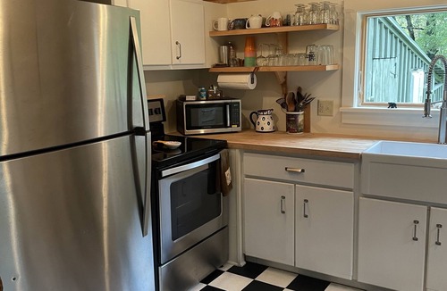 Sandisfield Cabin | Come to the Berkshires for outdoor enthusiast, or a relaxing couple retreat