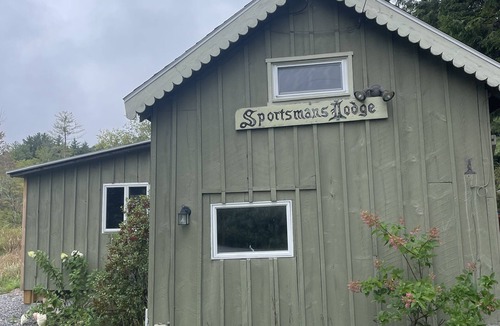 Sandisfield Cabin | Come to the Berkshires for outdoor enthusiast, or a relaxing couple retreat