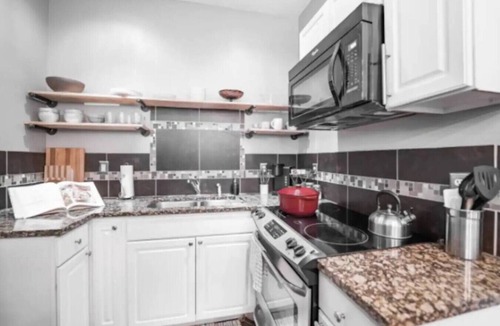 Near Northside House | Comfort and Cozy 1BR Getaway