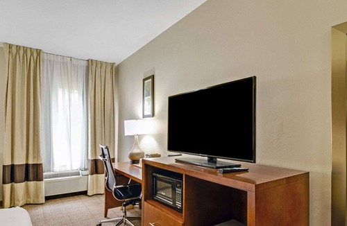 Henderson Hotel | Comfort Inn Henderson - Evansville South