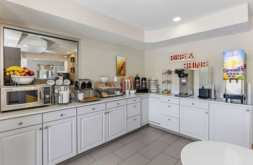 Painesville Hotel | Comfort Inn Painesville - Concord