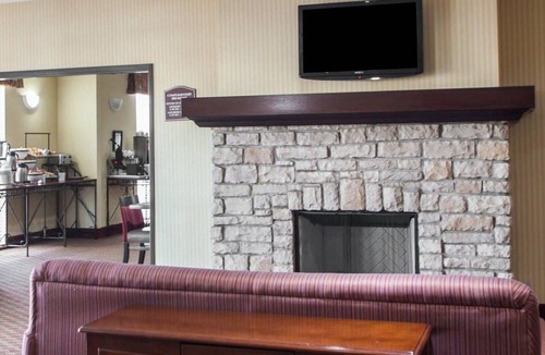 Harrisonville Hotel | Comfort Inn & Suites Harrisonville