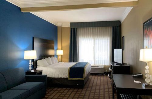 Oakdale Hotel | Comfort Inn Saint Paul East