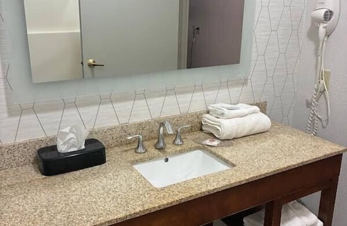 Dayton Hotel | Comfort Inn & Suites Dayton Northwest - Englewood